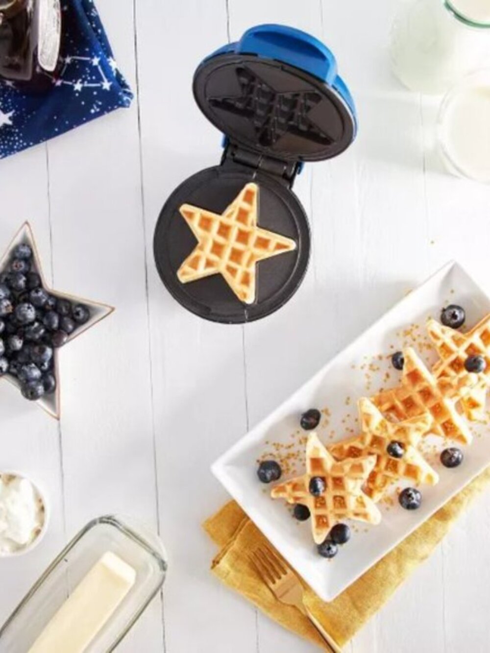 Dash Star Mini Waffle Maker in Navy Blue (NEW) - Picture 7 of 7